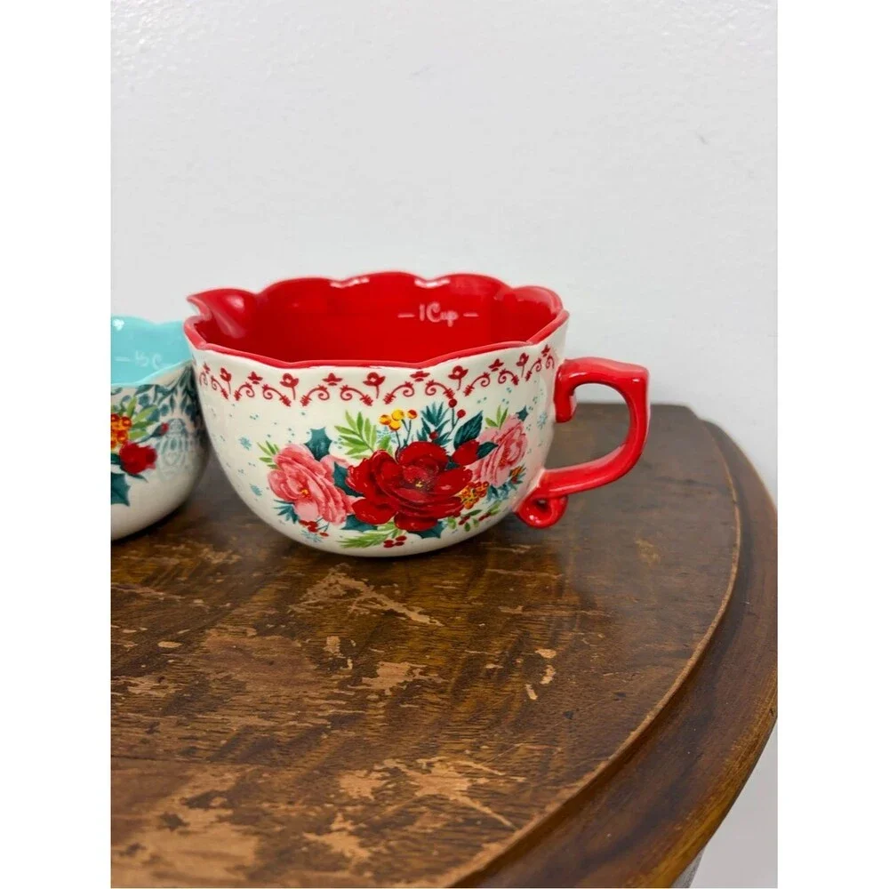 The Pioneer Woman Cheerful rose floral ceramic measuring cup set